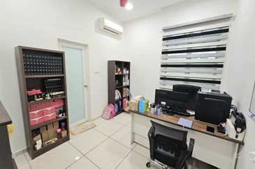 Persiaran Kempas Utama 2