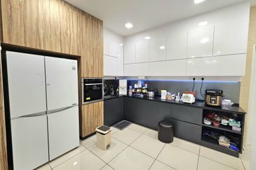 Persiaran Kempas Utama 2