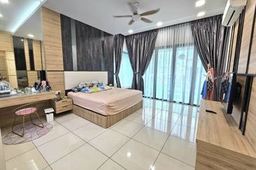 Persiaran Kempas Utama 2