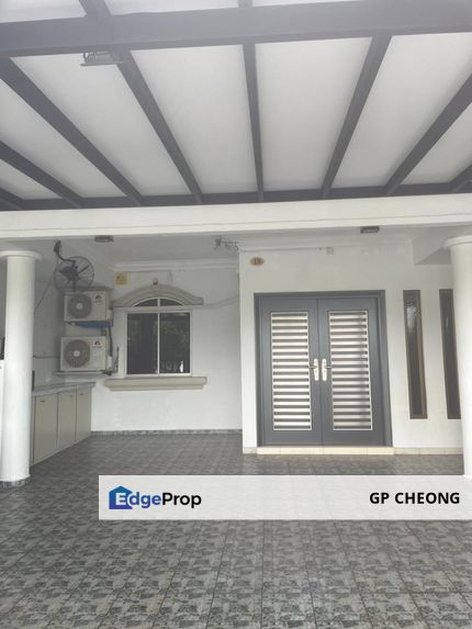 1.5 Storey terrace House at Jalan Pulai xx, Taman Pulai Utama for sale. 22' X 70', Fully Furnished., Johor, Skudai