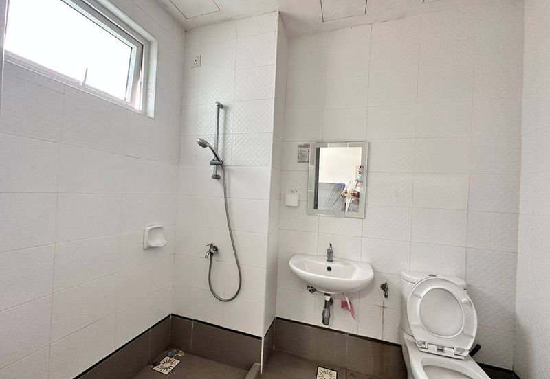 Seasons Luxury Apartments @ Amara Larkin