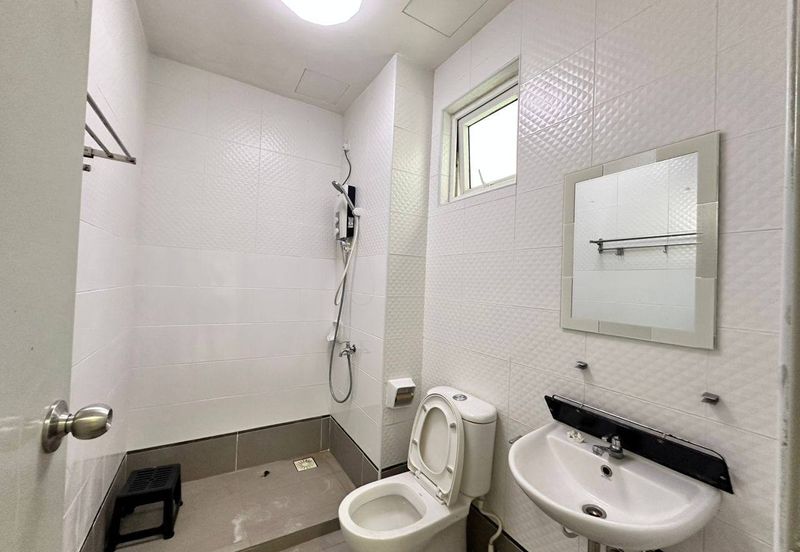 Seasons Luxury Apartments @ Amara Larkin