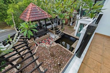 Jalan Ambang @ Horizon Hills Double Storey Corner lot unblock View House for Sale. Renovated RM500k with approval CCC