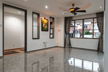 Jalan Ambang @ Horizon Hills Double Storey Corner lot unblock View House for Sale. Renovated RM500k with approval CCC