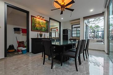 Jalan Ambang @ Horizon Hills Double Storey Corner lot unblock View House for Sale. Renovated RM500k with approval CCC