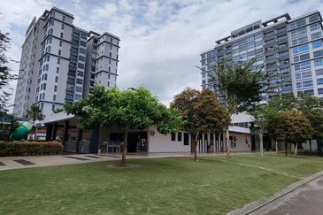 Seri Austin Luxury Apartment