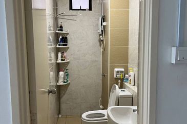 D'Summit Residences @ Kempas Utama