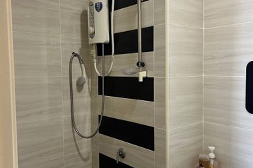 D'Summit Residences @ Kempas Utama