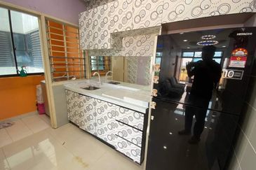 Seri Austin Luxury Apartment