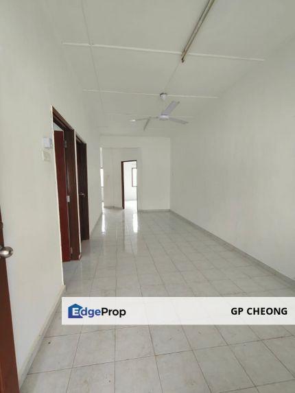 Singel Storey Terrace House at Jalan Penyiaran, Taman Universiti Skudai for Sale. 20 X 65, Asking prices RM450K., Johor, Skudai