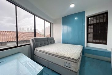 Aloha Tower Condominium