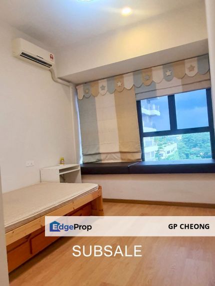 Sea View and Swimming Pool View Service apartment at  Kings Bay Country Garden for Sale., Johor, Johor Bahru