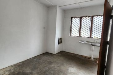 Flat Taman Ungku Tun Aminah