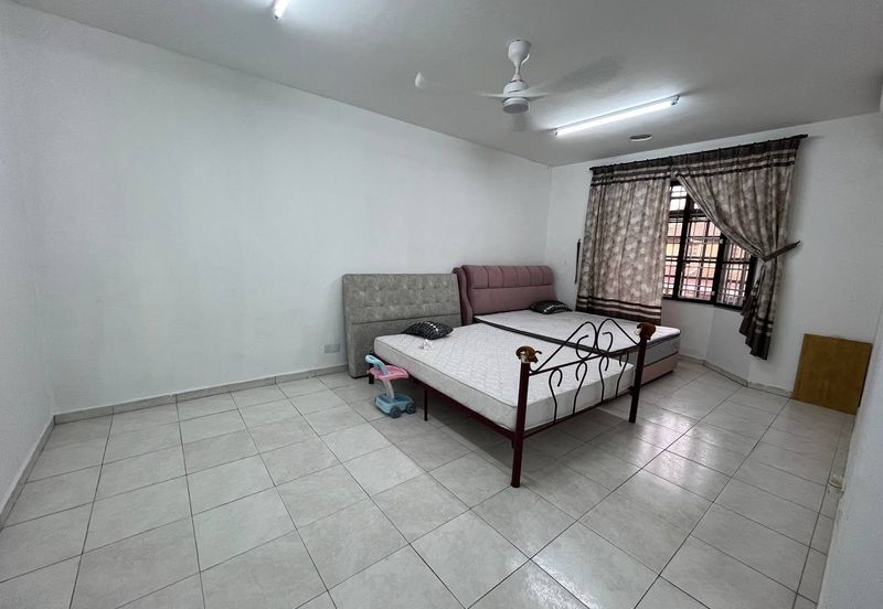 Taman Tampoi Indah II, Villa Ros