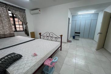 Taman Tampoi Indah II, Villa Ros