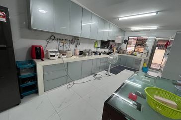 Taman Tampoi Indah II, Villa Ros