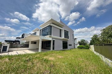 ❗For Sale ❗️Horizon Hills, Valley West1, Double Storey corner lot 