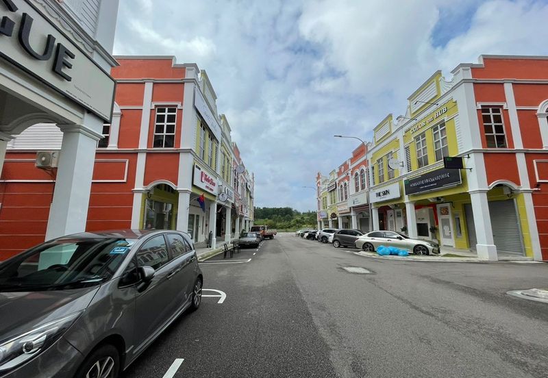 Jalan Austin Heights