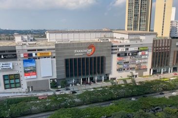 Dedaun Hijau (Greenfield Regency)