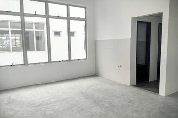 Taman Mount Austin Commercial