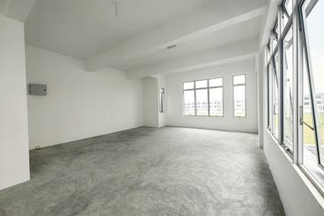 Taman Mount Austin Commercial