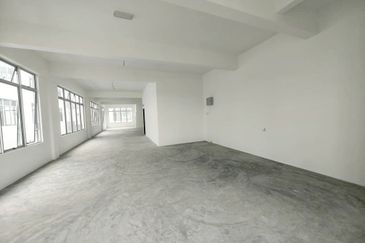 Taman Mount Austin Commercial