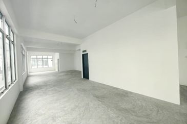 Taman Mount Austin Commercial