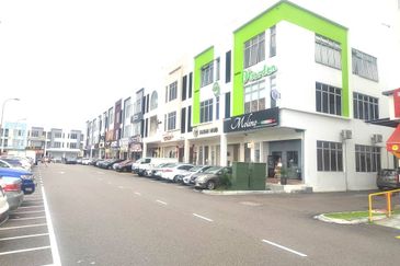 Crest @ Austin Emerald 1