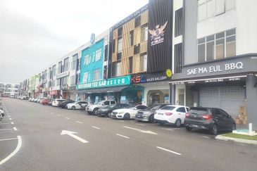 Crest @ Austin Emerald 1