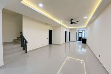 Setia Tropika @ Jln Setia Tropika 4 For Sale