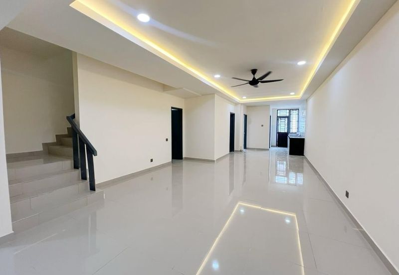 Setia Tropika @ Jln Setia Tropika 4 For Sale