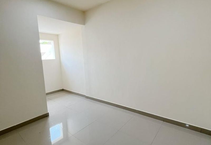 Setia Tropika @ Jln Setia Tropika 4 For Sale