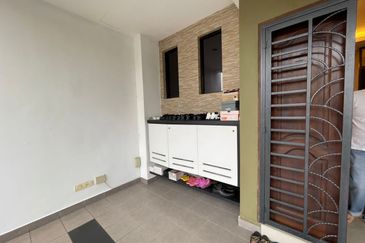 Maple Red, Adda Heights