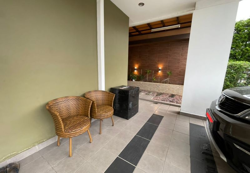 Maple Red, Adda Heights