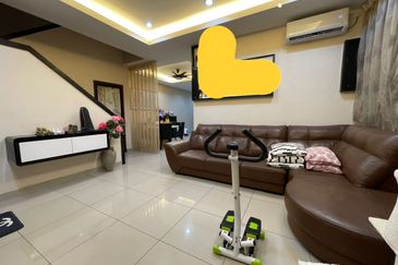 Maple Red, Adda Heights