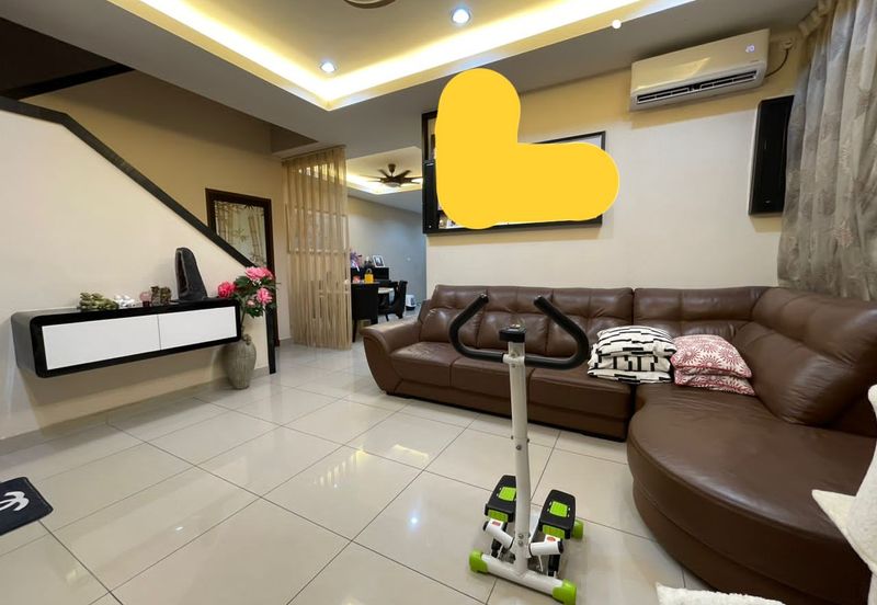 Maple Red, Adda Heights