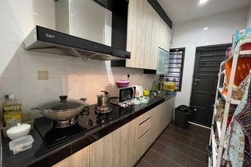 Maple Red, Adda Heights