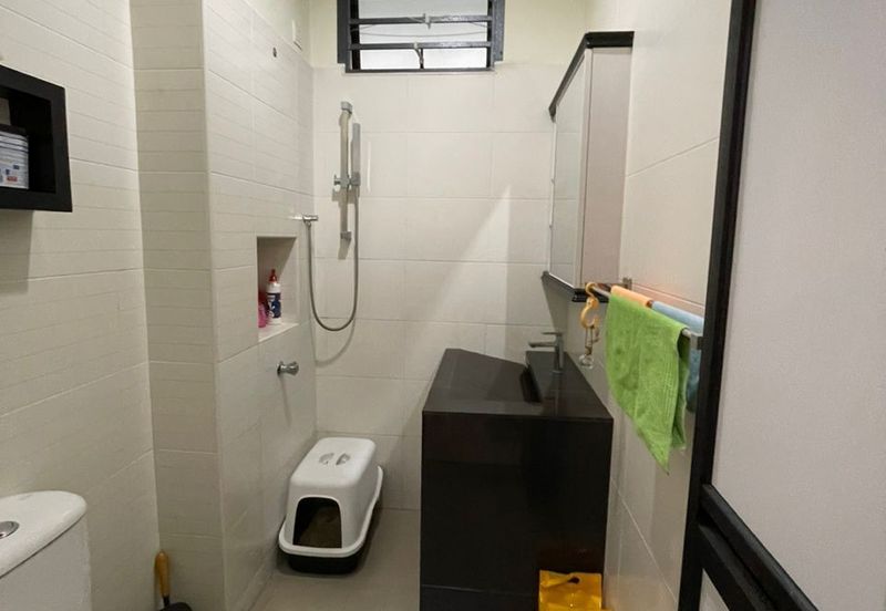 Maple Red, Adda Heights