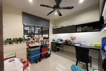 Maple Red, Adda Heights