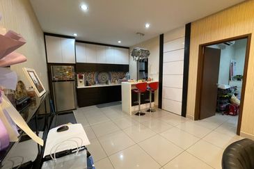 Maple Red, Adda Heights