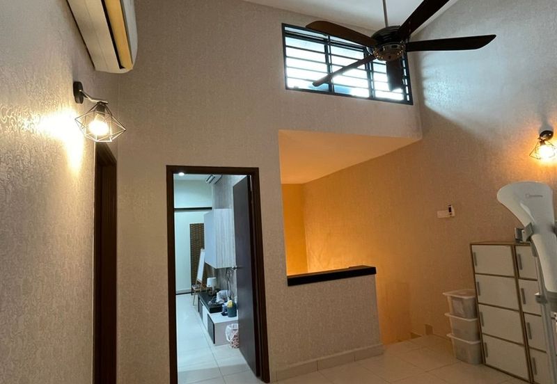 Maple Red, Adda Heights