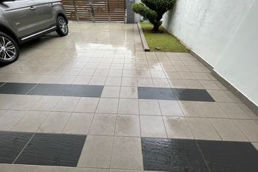 Maple Red, Adda Heights