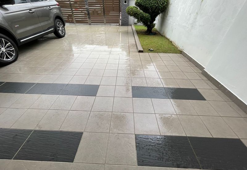 Maple Red, Adda Heights