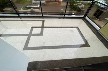 Maple Red, Adda Heights