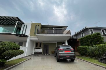 Maple Red, Adda Heights