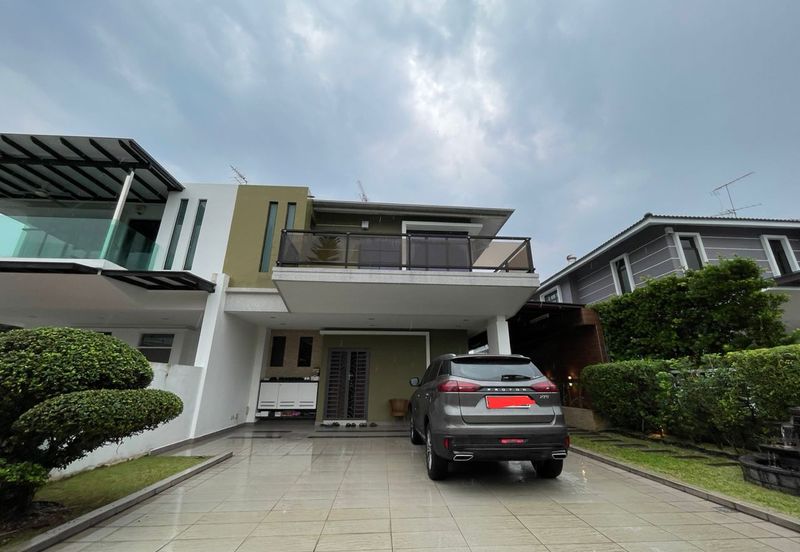 Maple Red, Adda Heights