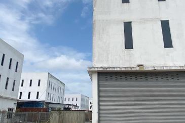 3 Storey Semi-Detached Factory @ PTP Gelang Patah  i-parc BIG BIG CORNER LAND For Sale