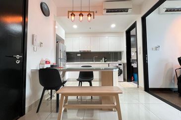 Almas Suites @ Puteri Harbour