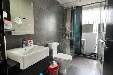 Almas Suites @ Puteri Harbour