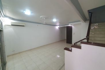 Jalan Austin Perdana 2/9